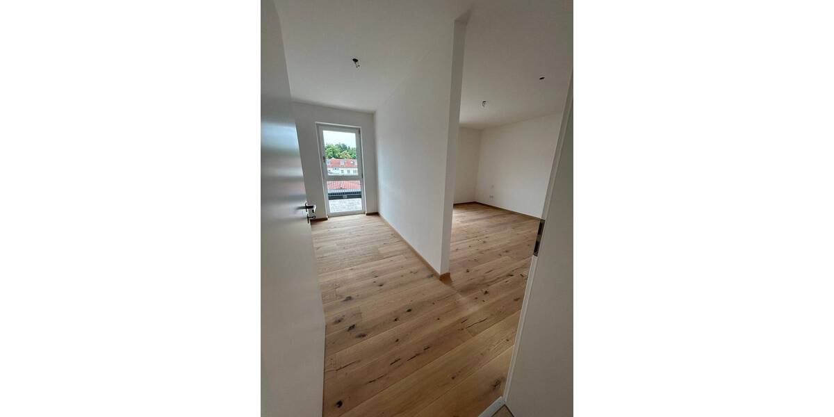 Etagenwohnung Deggendorf - 3 Zimmer, 112 m&sup2;, 1.970&euro; | Angebot:25690401