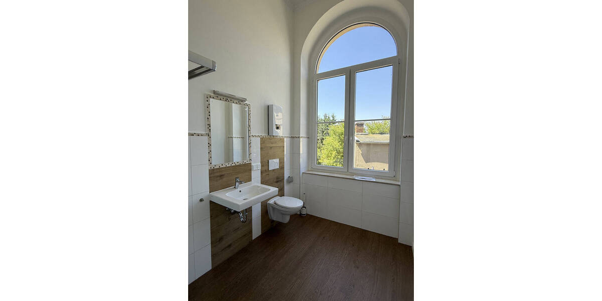 Etagenwohnung Diesbar-Seußlitz Seußlitz - 5 Zimmer, 265 m&sup2;, 2.050&euro; | Angebot:25691485