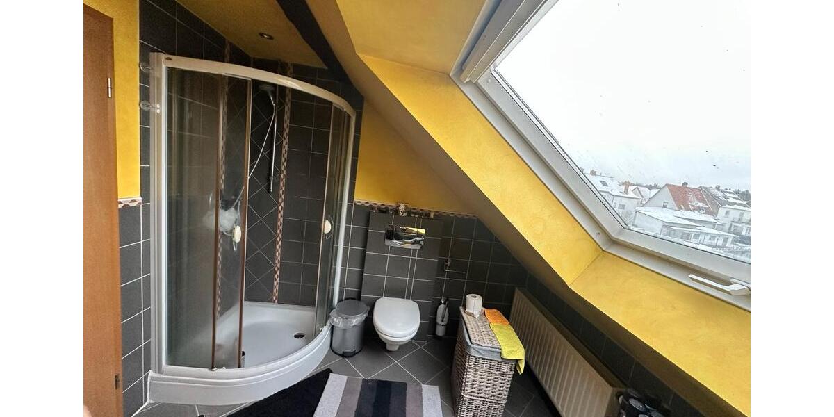 Dachgeschoßwohnung Homburg - 2 Zimmer, 75 m&sup2;, 700&euro; | Angebot:25082370