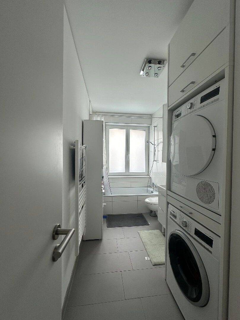 Vollmöblierte 3-Zimmer-Wohnung mit EBK, Terrasse, TG-Stellplatz & E-Ladesäule - ideal für Familien! 3 zimmer