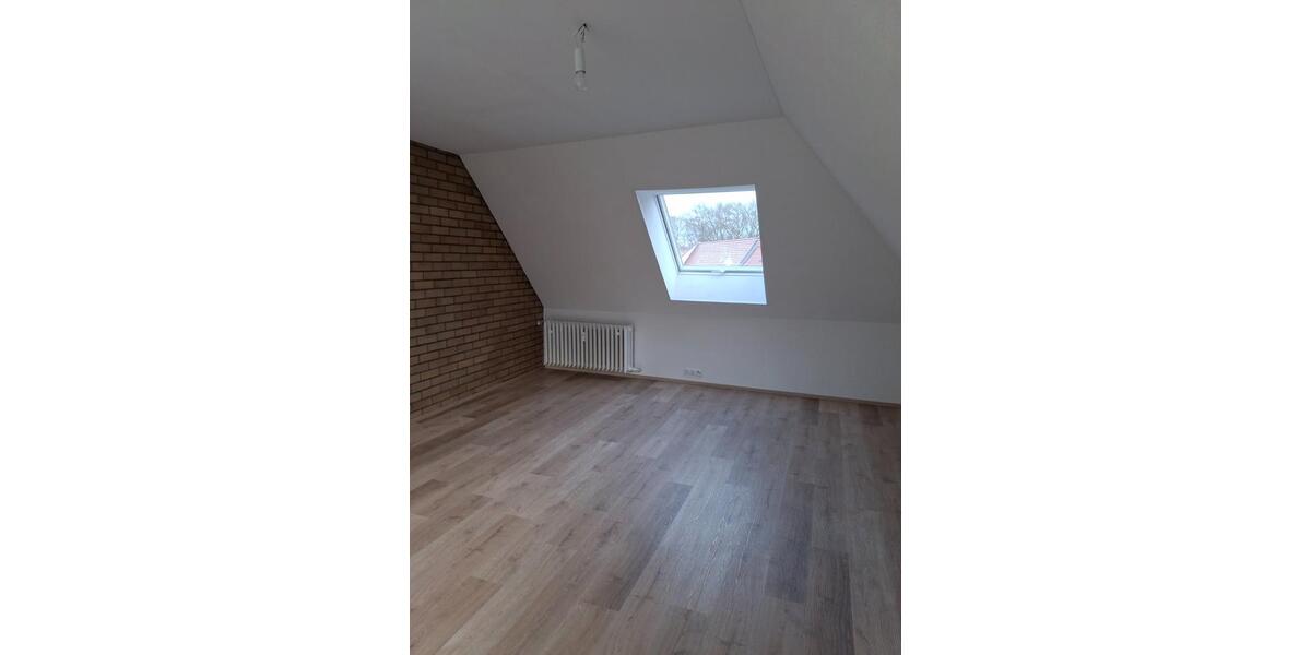 Dachgeschoßwohnung Amberg - 4 Zimmer, 87 m&sup2;, 880&euro; | Angebot:24382320