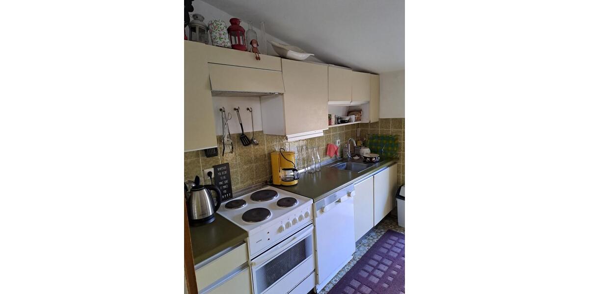 Doppelzimmer, Bad, Küche übern Gang, zu vermieten 1 zimmer