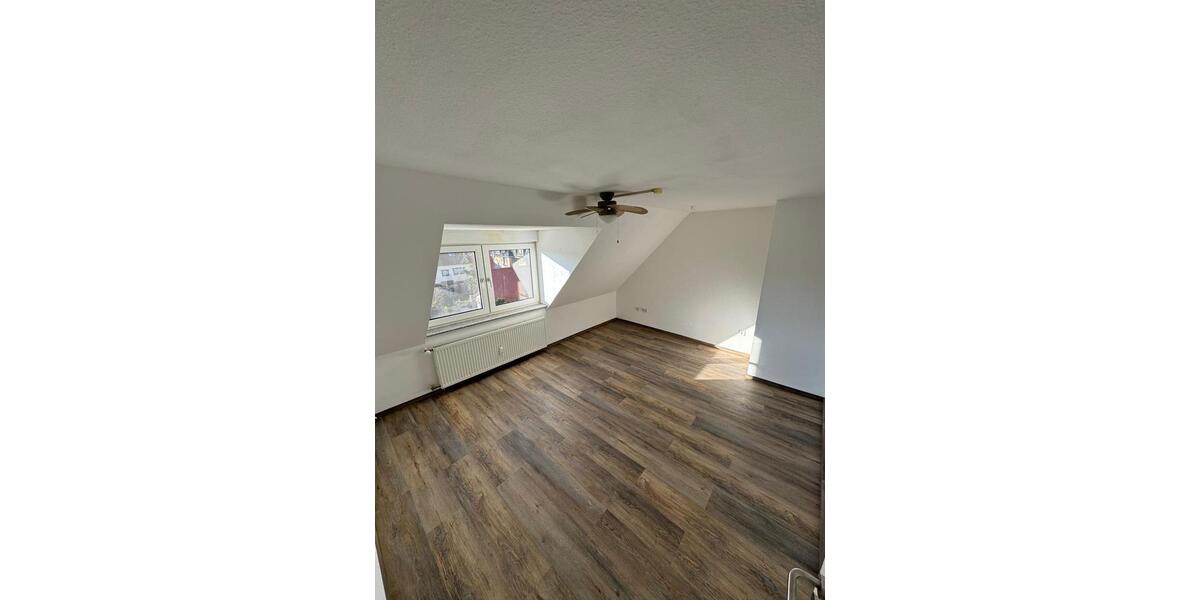 Dachgeschoßwohnung Mannheim Sandhofen - 3 Zimmer, 60 m&sup2;, 580&euro; | Angebot:24850531