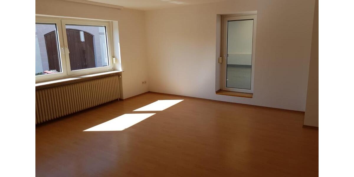 Etagenwohnung Pfeffelbach - 5 Zimmer, 172 m&sup2;, 1.150&euro; | Angebot:26429812