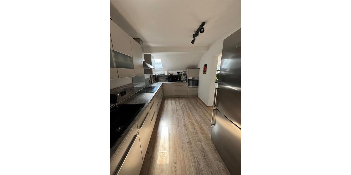 Dachgeschoßwohnung Kempten (Allgäu) Auf der Halde - 3 Zimmer, 85 m&sup2;, 1.270&euro; | Angebot:25971872