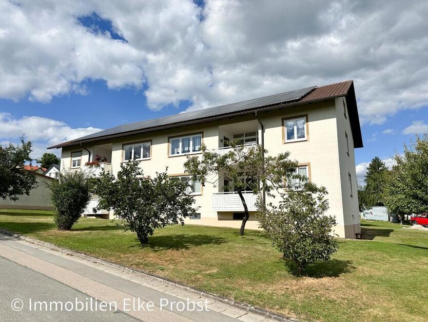 Schöne 4-Zimmer-Wohnung mit Balkon in Waldmünchen
