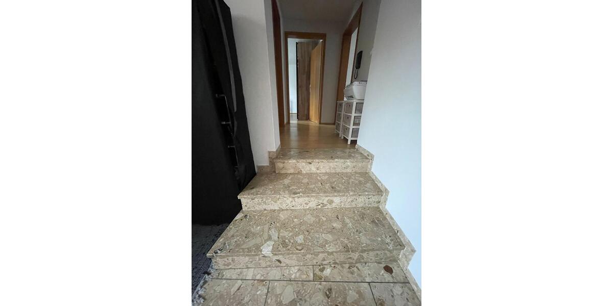 3-Zimmer Nichtraucher-Mietwohnung mit Balkon in Oettingen 3 zimmer