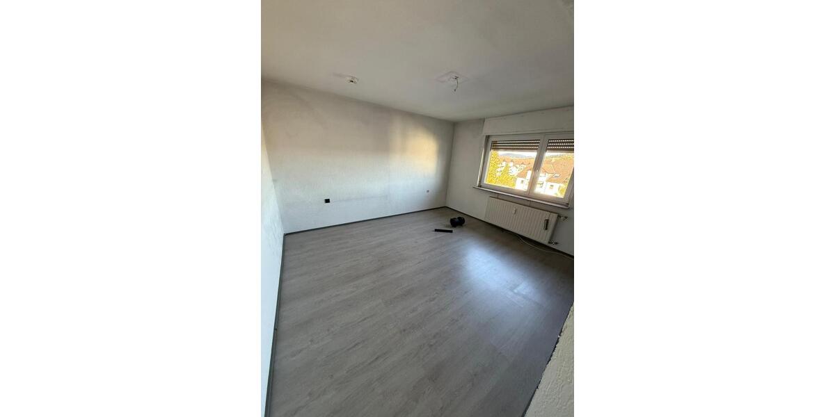 Etagenwohnung Hösbach - 4 Zimmer, 84 m&sup2;, 882&euro; | Angebot:26164358