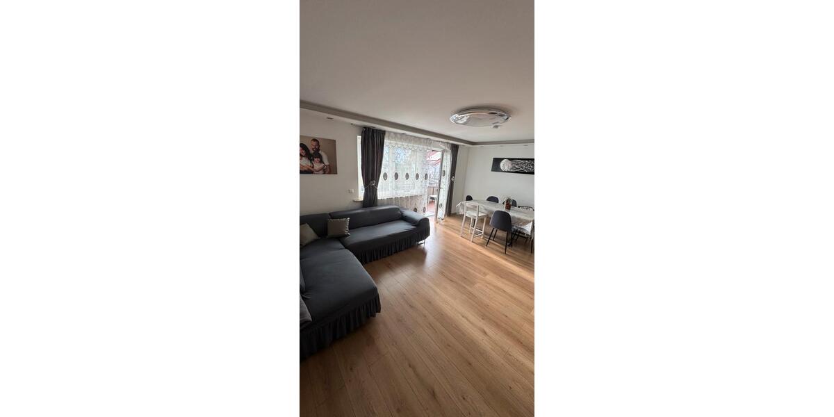 Etagenwohnung Böblingen - 4 Zimmer, 100 m&sup2;, 2.200&euro; | Angebot:24677436