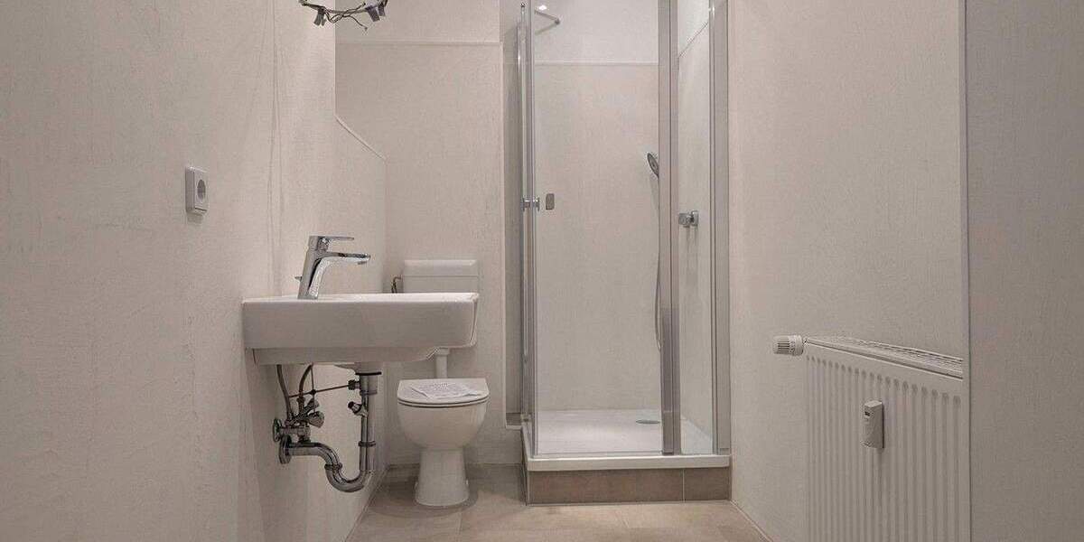 Zimmer in WG - In zentraler sanierter Wohnung mit zwei Bädern 4 zimmer