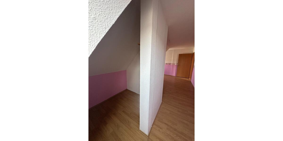 Dachgeschoßwohnung Neustrelitz - 3 Zimmer, 59 m&sup2;, 415&euro; | Angebot:25853532