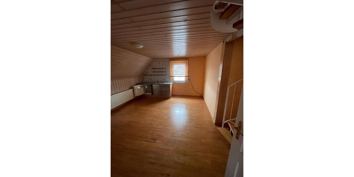 Dachgeschoßwohnung Sinn - 3 Zimmer, 90 m&sup2;, 936&euro; | Angebot:26367329