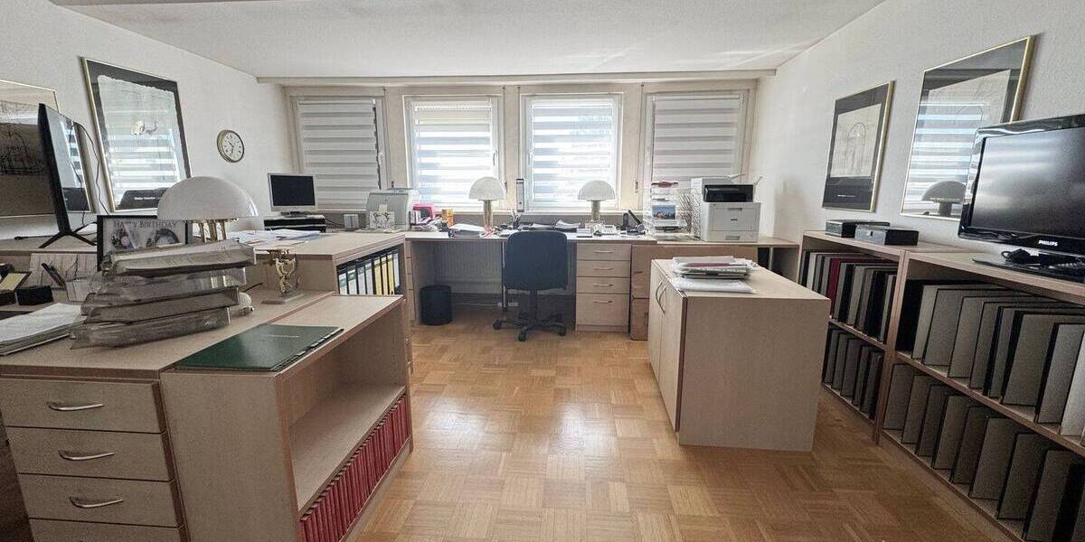 Einfamilienhaus Cadolzburg - 6 Zimmer, 217 m&sup2;, 2.350&euro; | Angebot:26712686