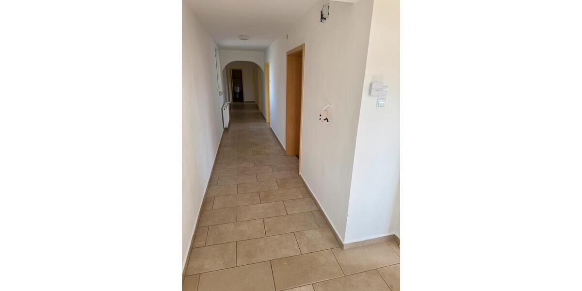 Erdgeschoßwohnung Uffenheim - 3 Zimmer, 91 m&sup2;, 820&euro; | Angebot:26123383
