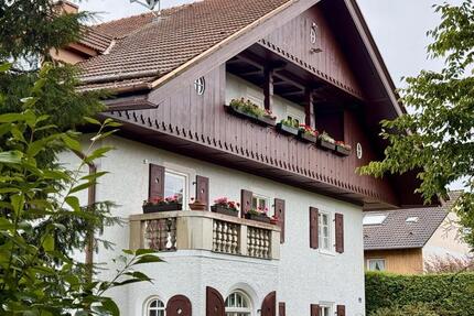 Außergewöhnliche, sanierte Mietwohnung in historischem Altbau zimmer