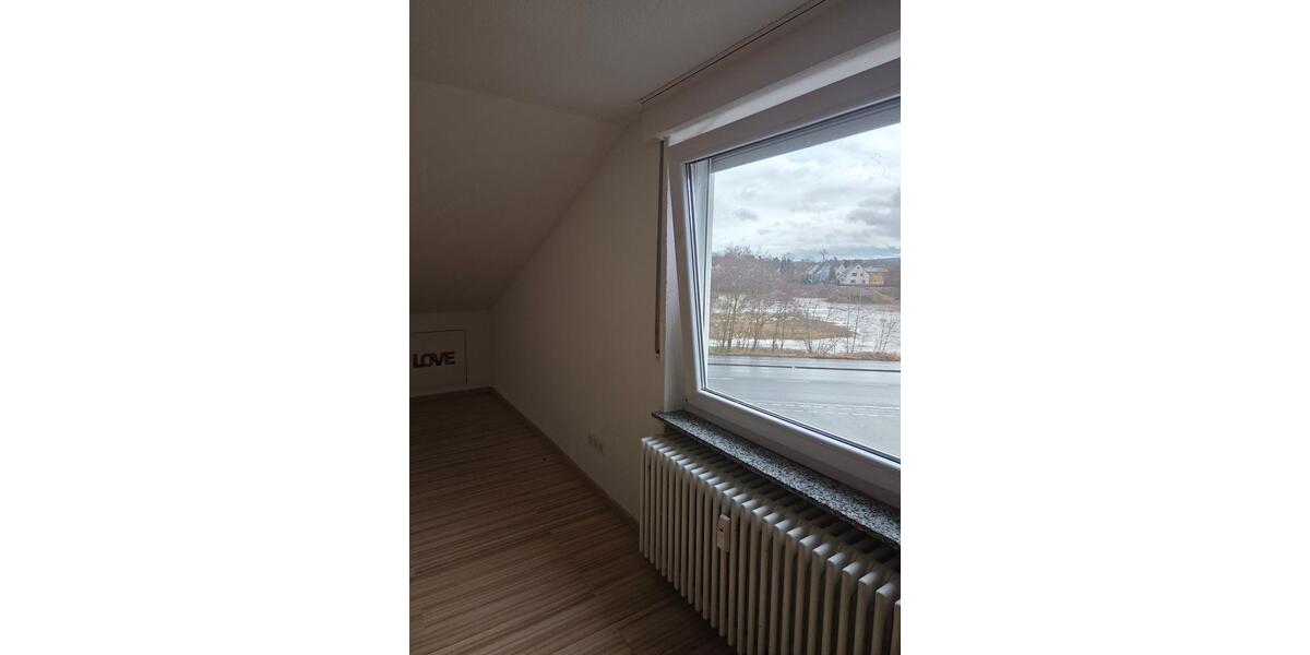 Dachgeschoßwohnung Singen (Hohentwiel) - 1 Zimmer, 65 m&sup2;, 700&euro; | Angebot:24849086