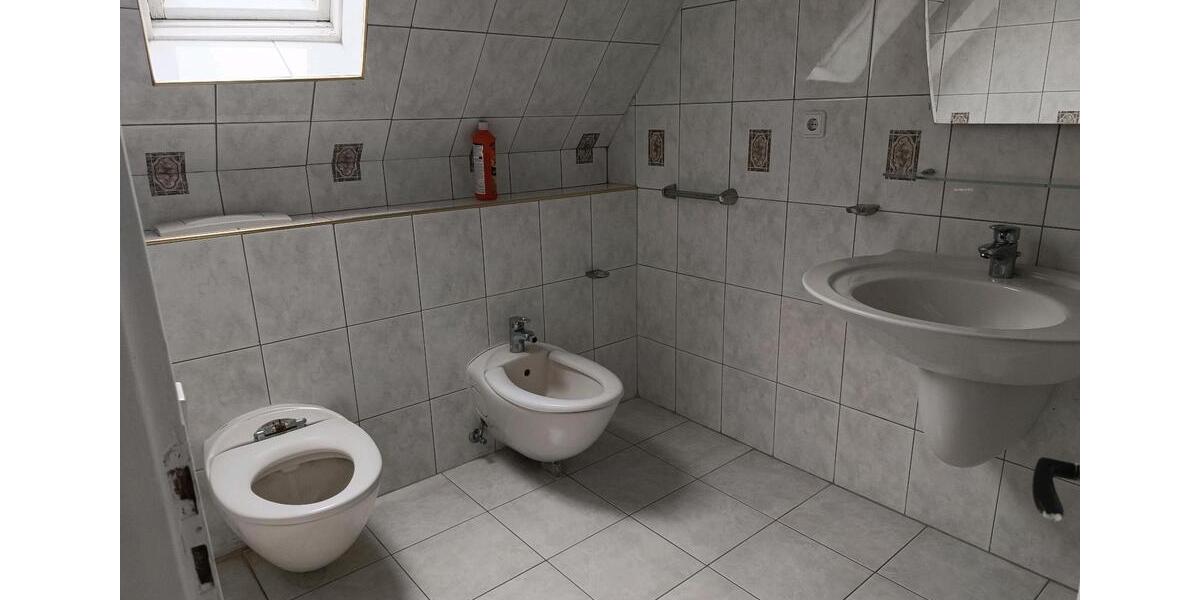 Einfamilienhaus Blieskastel - 6 Zimmer, 140 m&sup2;, 1.500&euro; | Angebot:25852795