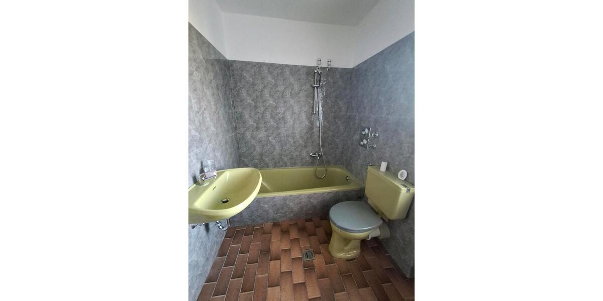 2-Zimmer-Wohnung in Marburg-Wehrda mit Parkplatz zimmer