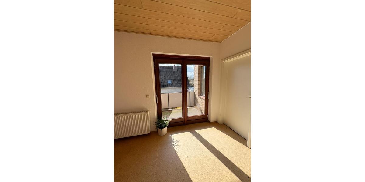 Dachgeschoßwohnung Oldenburg Alexandersfeld - 3 Zimmer, 70 m&sup2;, 1.050&euro; | Angebot:25919908