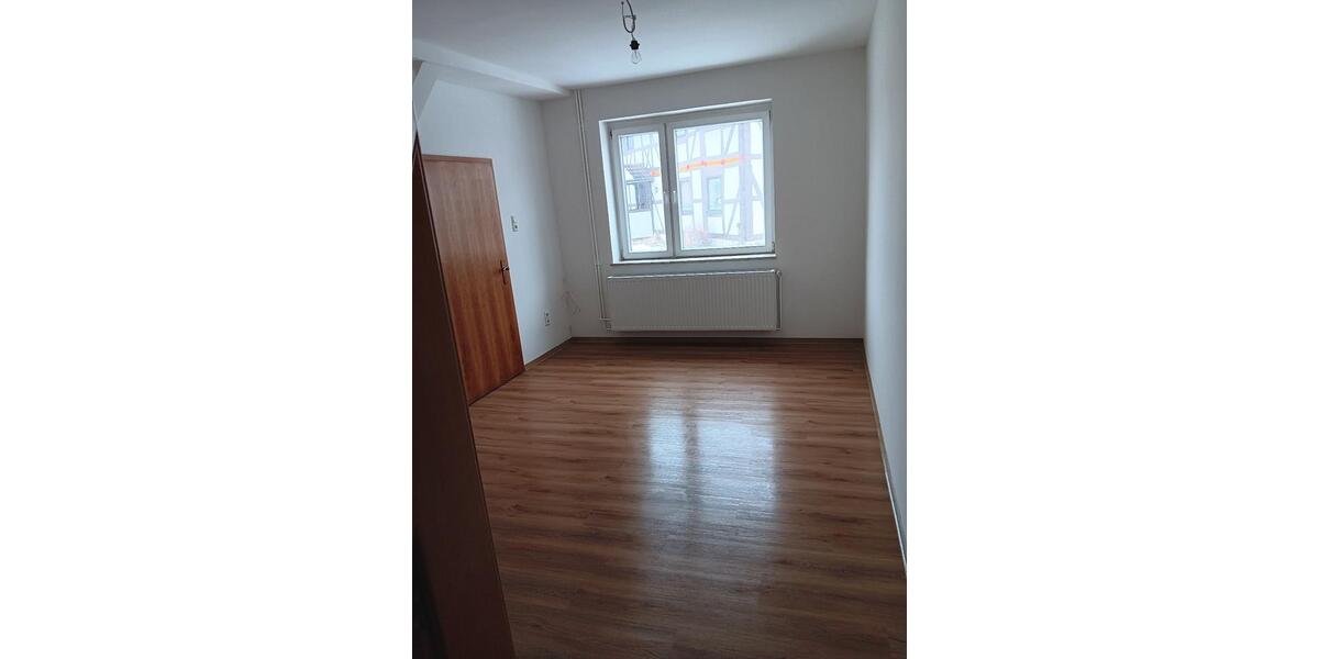 Etagenwohnung Uslar - 4 Zimmer, 110 m&sup2;, 595&euro; | Angebot:24841347
