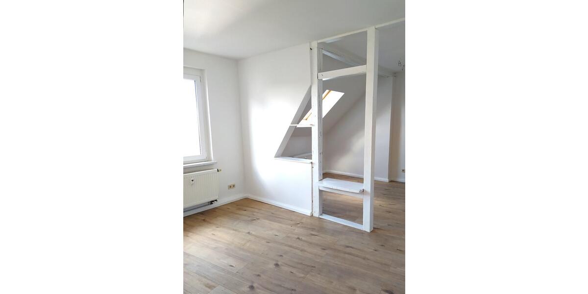 Dachgeschoßwohnung Altenburg - 3 Zimmer, 92 m&sup2;, 600&euro; | Angebot:25307731