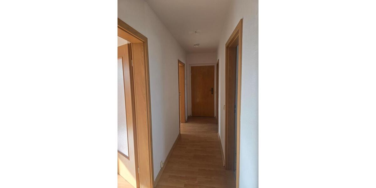Etagenwohnung Hainichen - 3 Zimmer, 59 m&sup2;, 294&euro; | Angebot:25835508