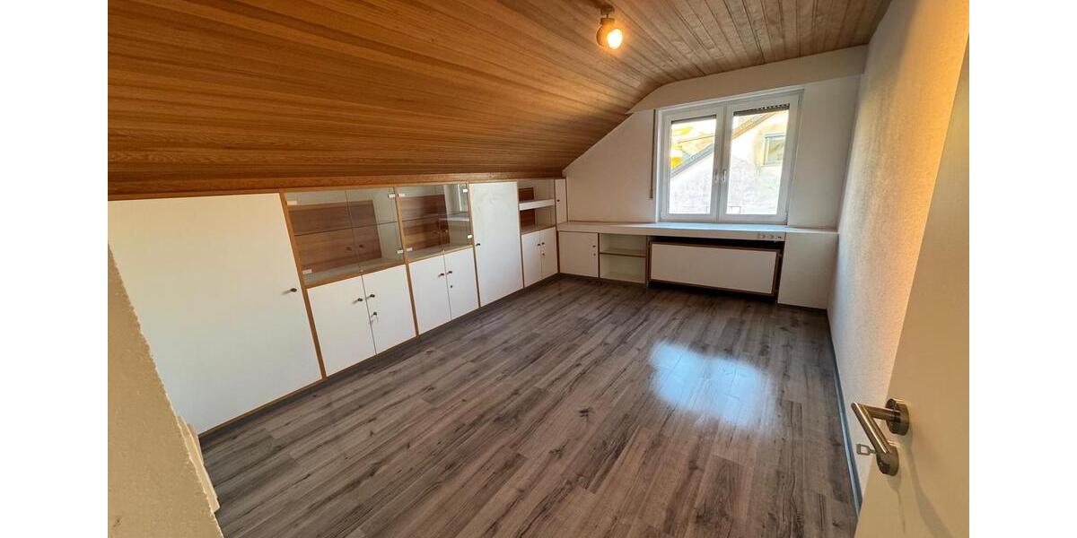 Etagenwohnung Bad Hersfeld - 4 Zimmer, 90 m&sup2;, 1.000&euro; | Angebot:25639132