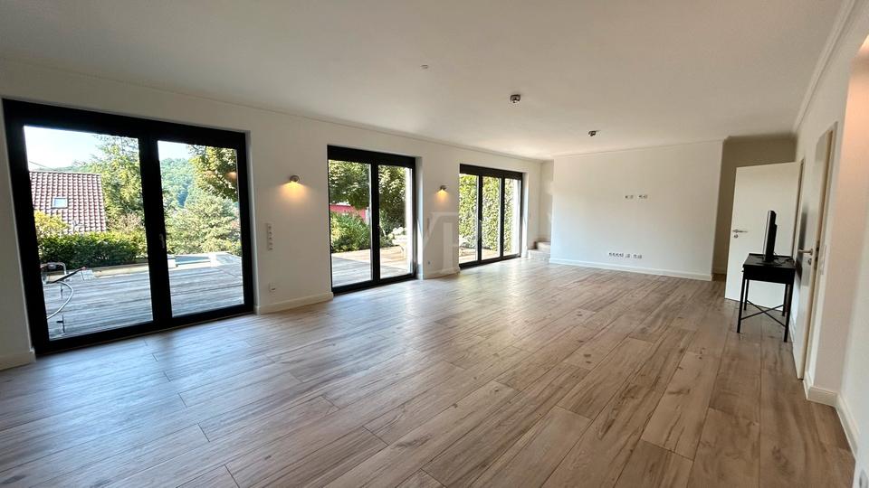 Maisonettenwohnung Siegen - 5 Zimmer, 192 m&sup2;, 2.400&euro; | Angebot:22169156