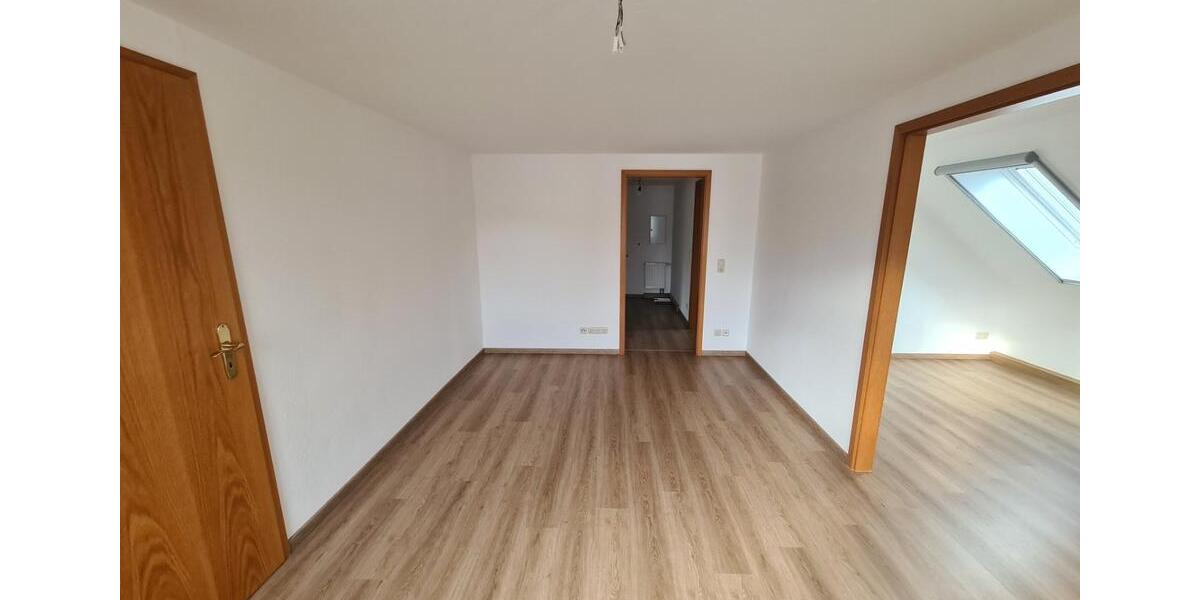 Dachgeschoßwohnung Oberschöna - 2 Zimmer, 50 m&sup2;, 300&euro; | Angebot:24745161