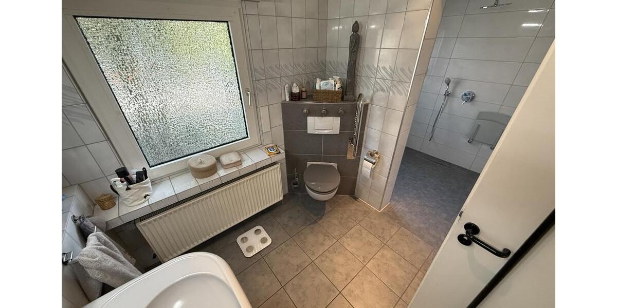 Erdgeschoßwohnung Gladbeck - 3 Zimmer, 135 m&sup2;, 1.300&euro; | Angebot:26021642