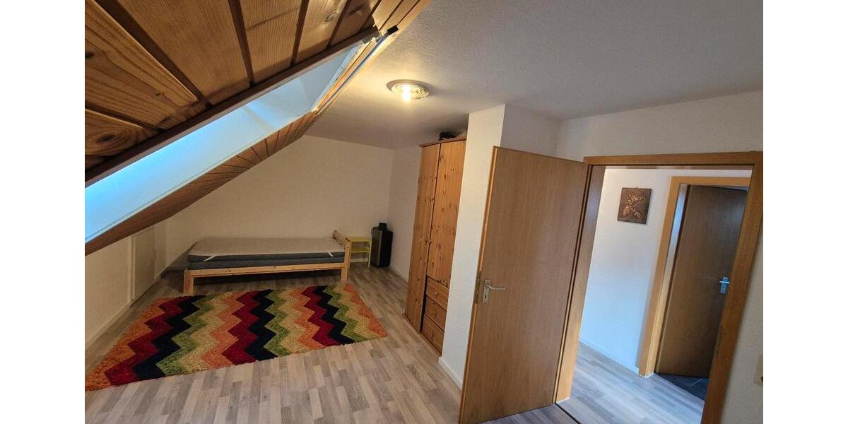 2 Zi-DG Wohnung + Garage + Balkon 2 zimmer