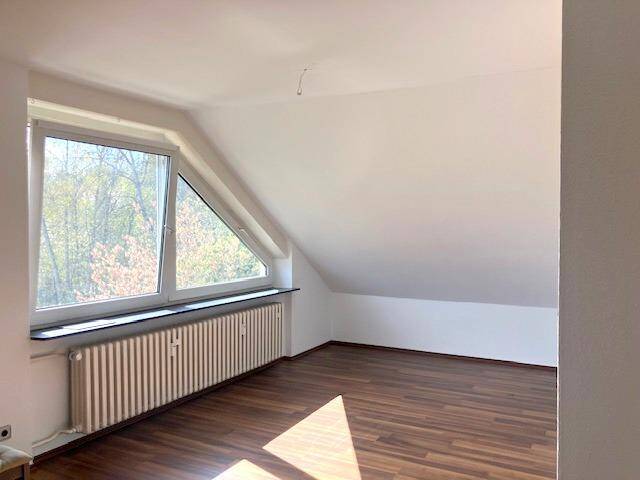 Etagenwohnung Wiesbaden Dotzheim - 3 Zimmer, 82 m&sup2;, 850&euro; | Angebot:26244621