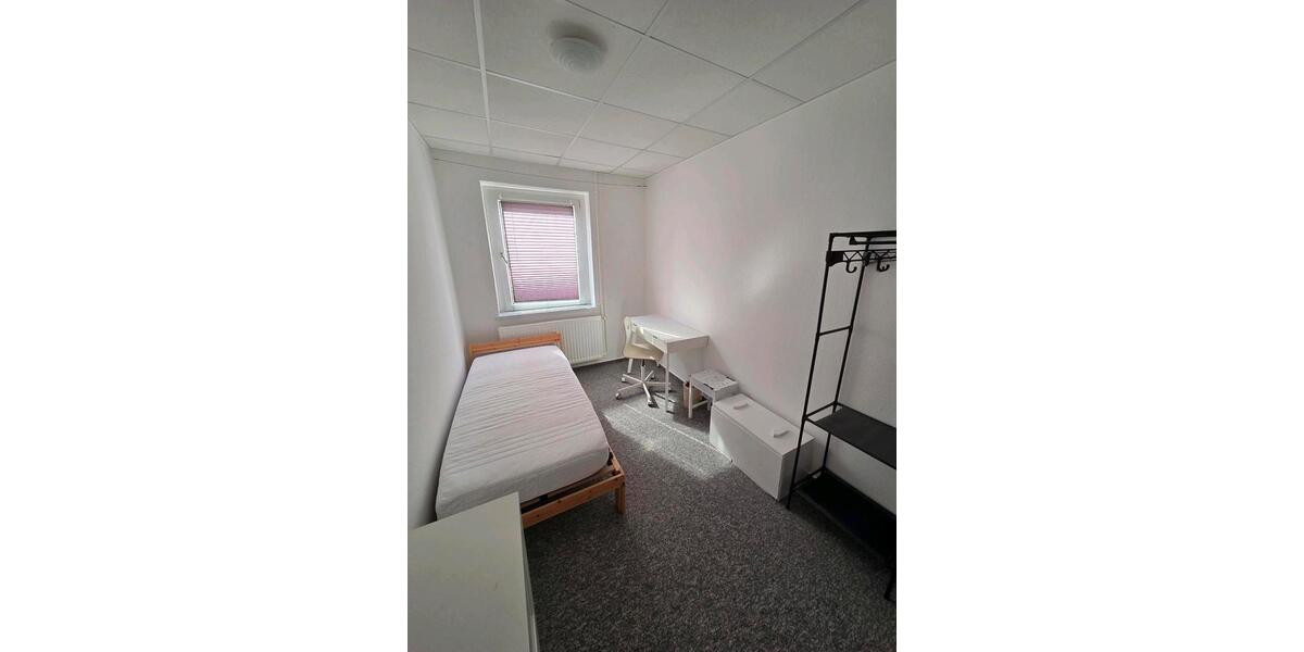 Etagenwohnung Bernburg (Saale) - 1 Zimmer, 12 m&sup2;, 300&euro; | Angebot:25209270