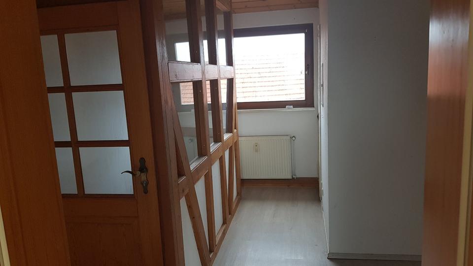Dachgeschoßwohnung Hünfeld - 4 Zimmer, 105 m&sup2;, 660&euro; | Angebot:24974498