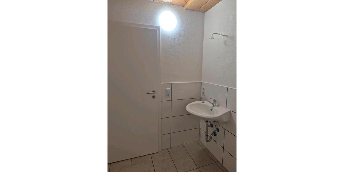 Dachgeschoßwohnung Wetter (Hessen) - 2 Zimmer, 50 m&sup2;, 700&euro; | Angebot:26272068