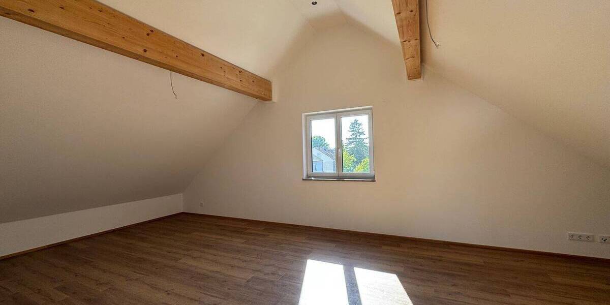 Einfamilienhaus Augsburg Haunstetten - 5 Zimmer, 206 m&sup2;, 2.300&euro; | Angebot:26874974