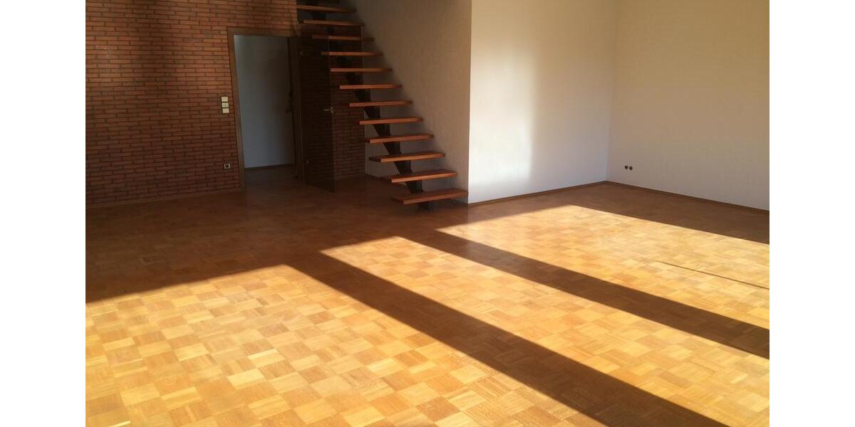 Etagenwohnung Moers Rheinkamp - 4 Zimmer, 130 m&sup2;, 1.500&euro; | Angebot:25150331