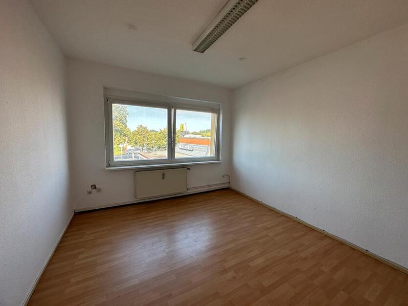 Büro nahe Bhf Sachsenhausen ca. 20 qm zimmer