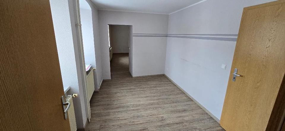 Erdgeschoßwohnung Querfurt - 4 Zimmer, 93 m&sup2;, 550&euro; | Angebot:24786671