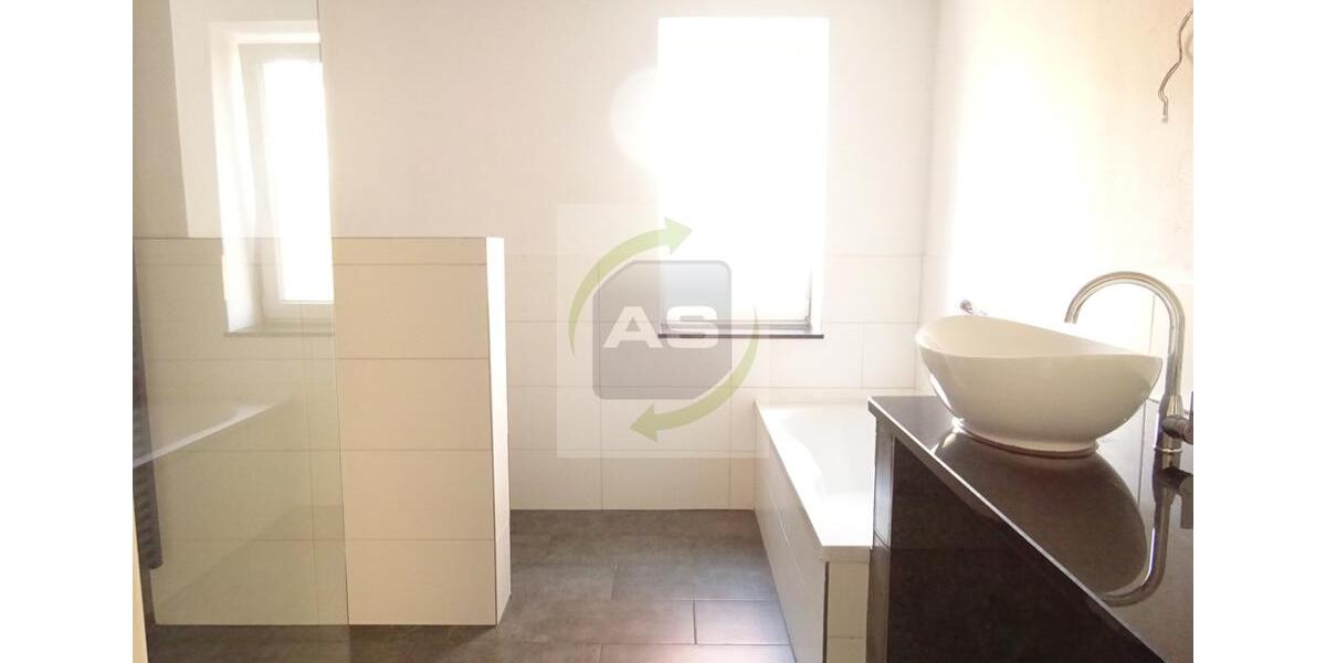 Erdgeschoßwohnung Meerane - 3 Zimmer, 82 m&sup2;, 595&euro; | Angebot:26098087