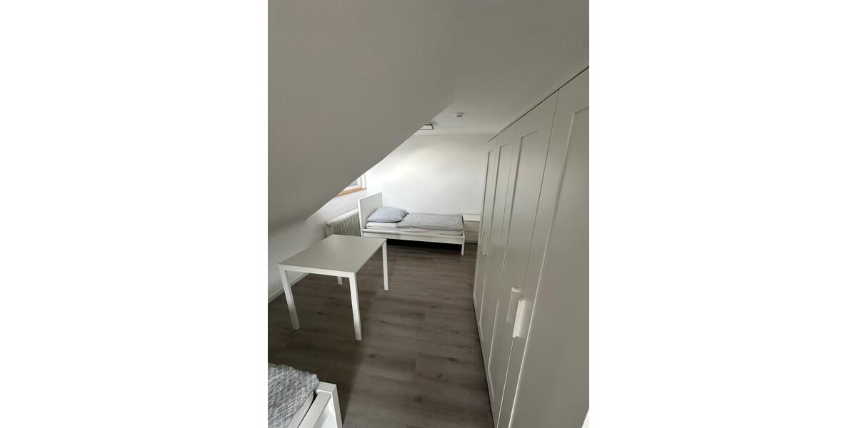 Wohnen auf Zeit Göppingen - 14 Zimmer, 200 m&sup2;, 17&euro; | Angebot:26382873