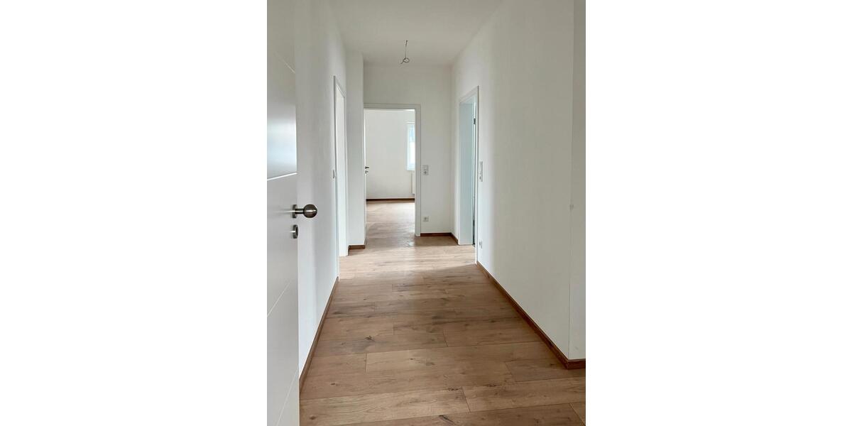 Dachgeschoßwohnung Schmallenberg - 4 Zimmer, 110 m&sup2;, 880&euro; | Angebot:26586364