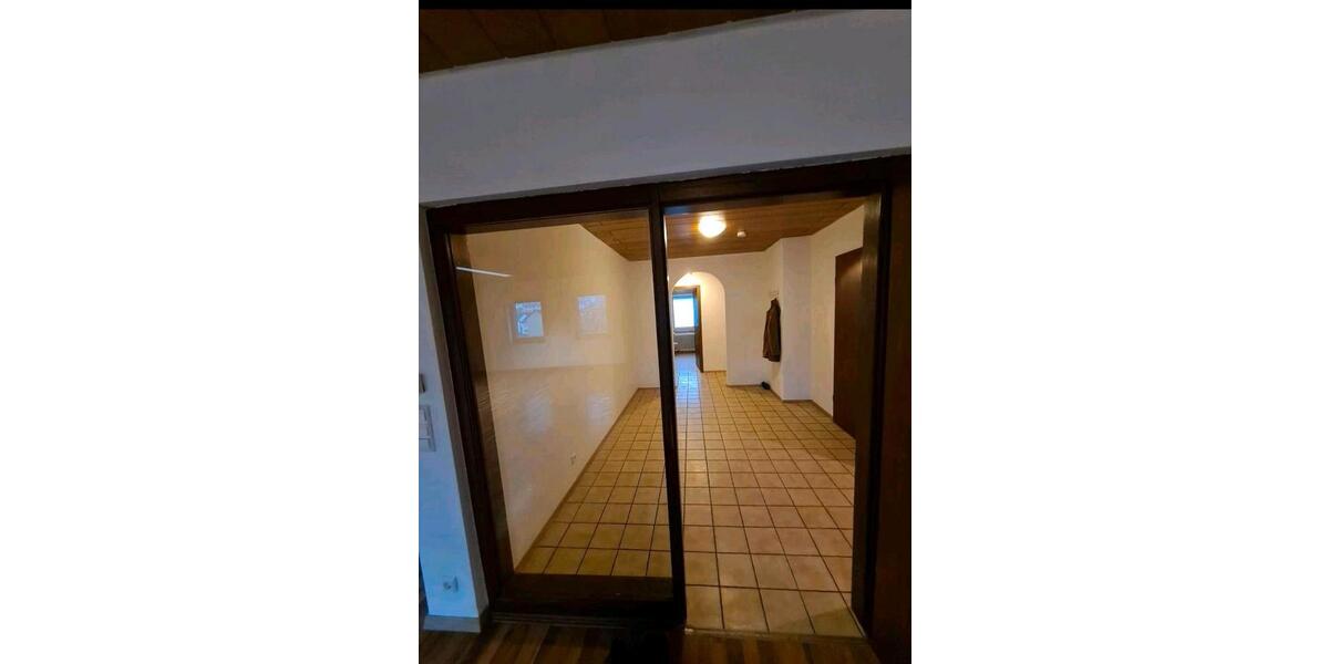 Dachgeschoßwohnung Obrigheim - 3.5 Zimmer, 108 m&sup2;, 1.100&euro; | Angebot:25928793