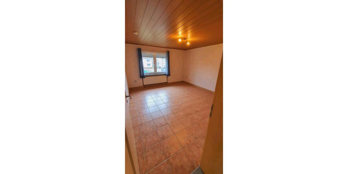 Etagenwohnung Ramstein-Miesenbach Miesenbach - 5 Zimmer, 190 m&sup2;, 1.350&euro; | Angebot:26597787