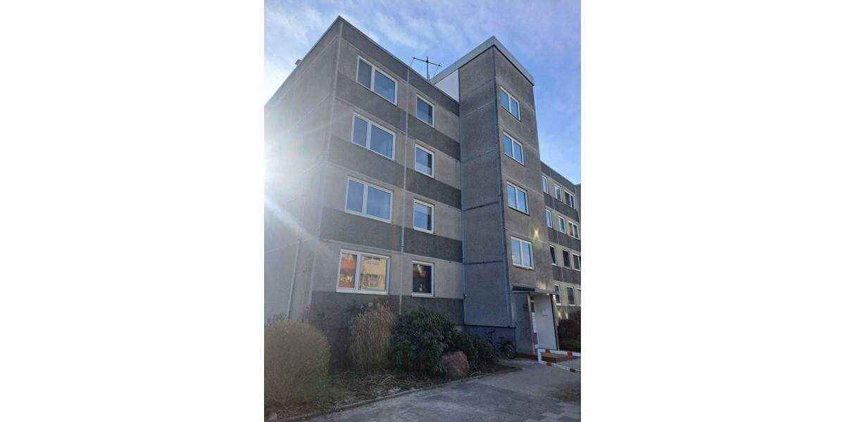 Etagenwohnung Neumünster Gadeland - 4 Zimmer, 94 m&sup2;, 800&euro; | Angebot:25796591