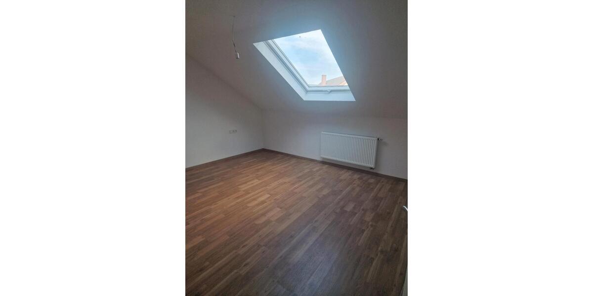 Dachgeschoßwohnung Gaildorf - 3 Zimmer, 90 m&sup2;, 870&euro; | Angebot:26519367