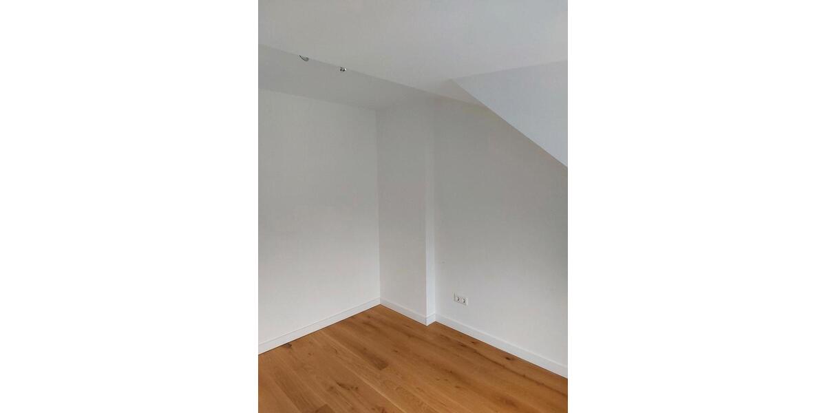 Dachgeschoßwohnung Bremen Findorff - 2 Zimmer, 30 m&sup2;, 660&euro; | Angebot:25362682