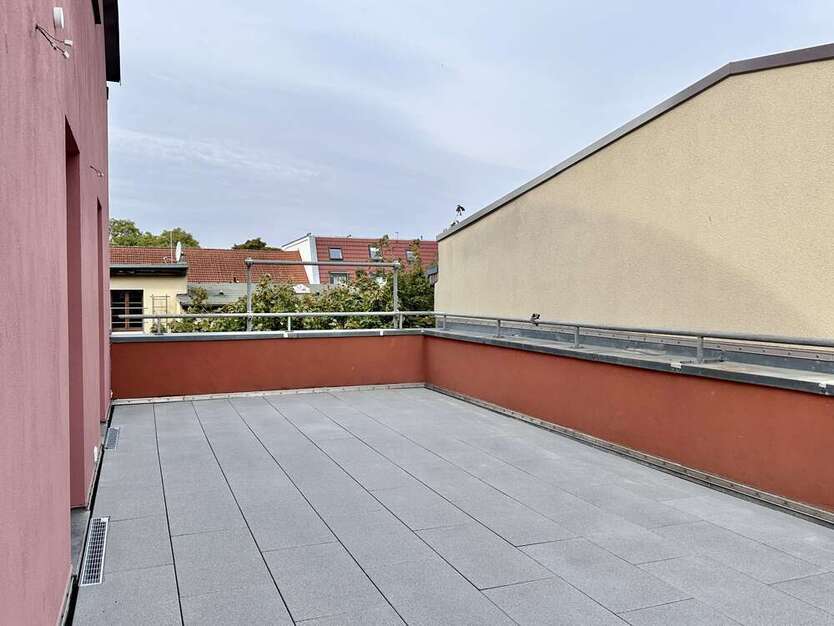 Wohnung zum Mieten in Magdeburg 1.230 € 146 m²
