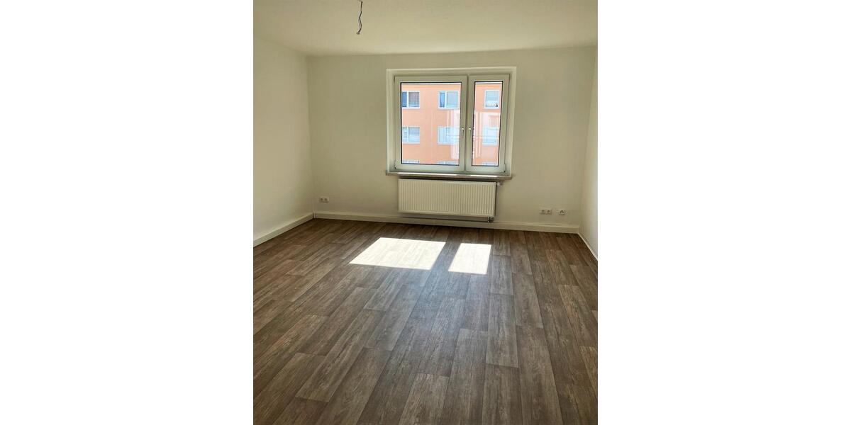 Etagenwohnung Weida - 3 Zimmer, 95 m&sup2;, 594&euro; | Angebot:21380005
