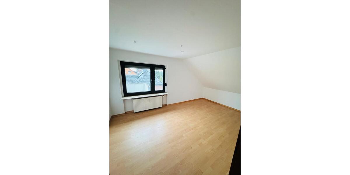 Dachgeschoßwohnung Wedemark - 3 Zimmer, 97 m&sup2;, 925&euro; | Angebot:24641400